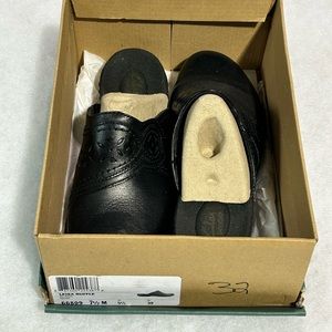 Clark’s Liesa Ruffle slides 🛝 size 7.5